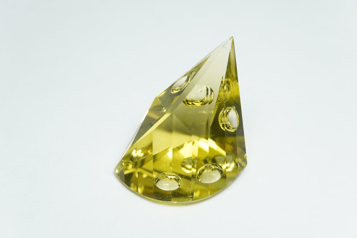 24.86ct Green gold com bolhas 22x17mm
