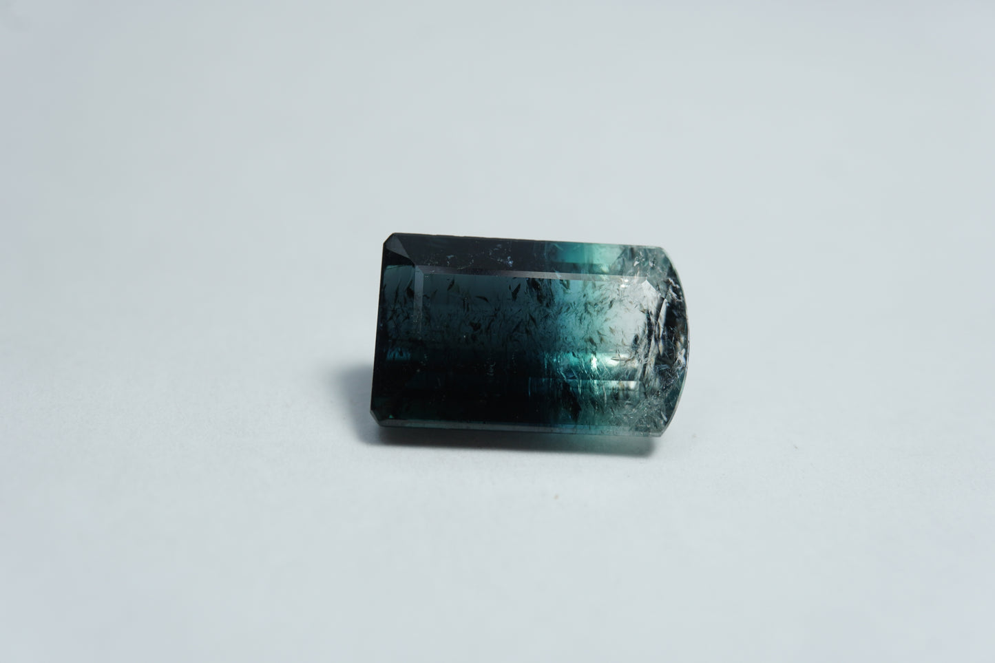 8.60ct Turmalina bicolor 14x9mm