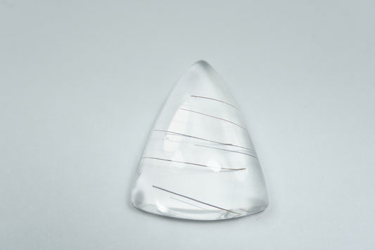 25.47ct Quartzo com inclusão cabochão 25x19.5mm