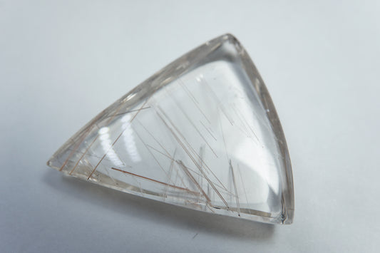 43.30ct Quartzo com inclusão 32x29mm