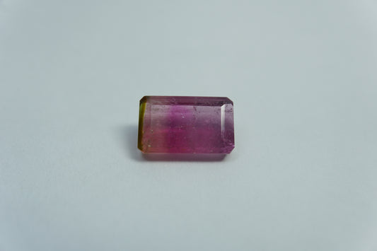 2.80ct Turmalina bicolor 10x6mm