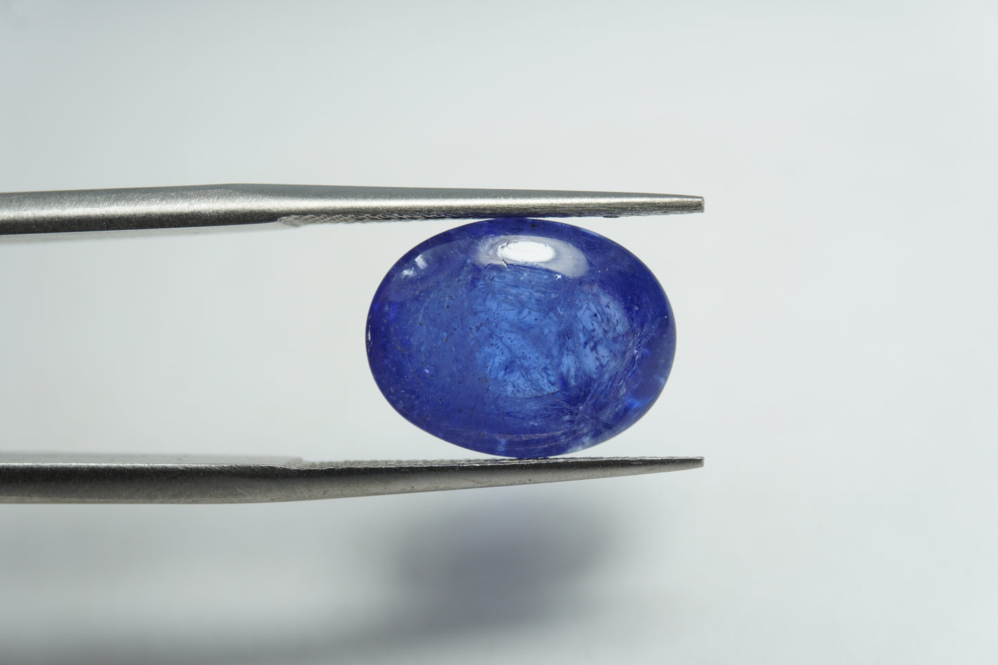 8.20ct Tanzanita cabochão 13x10mm
