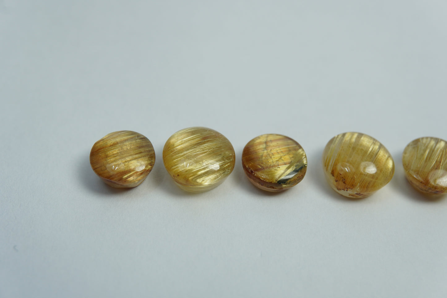 11.90ct Rutile with stripe