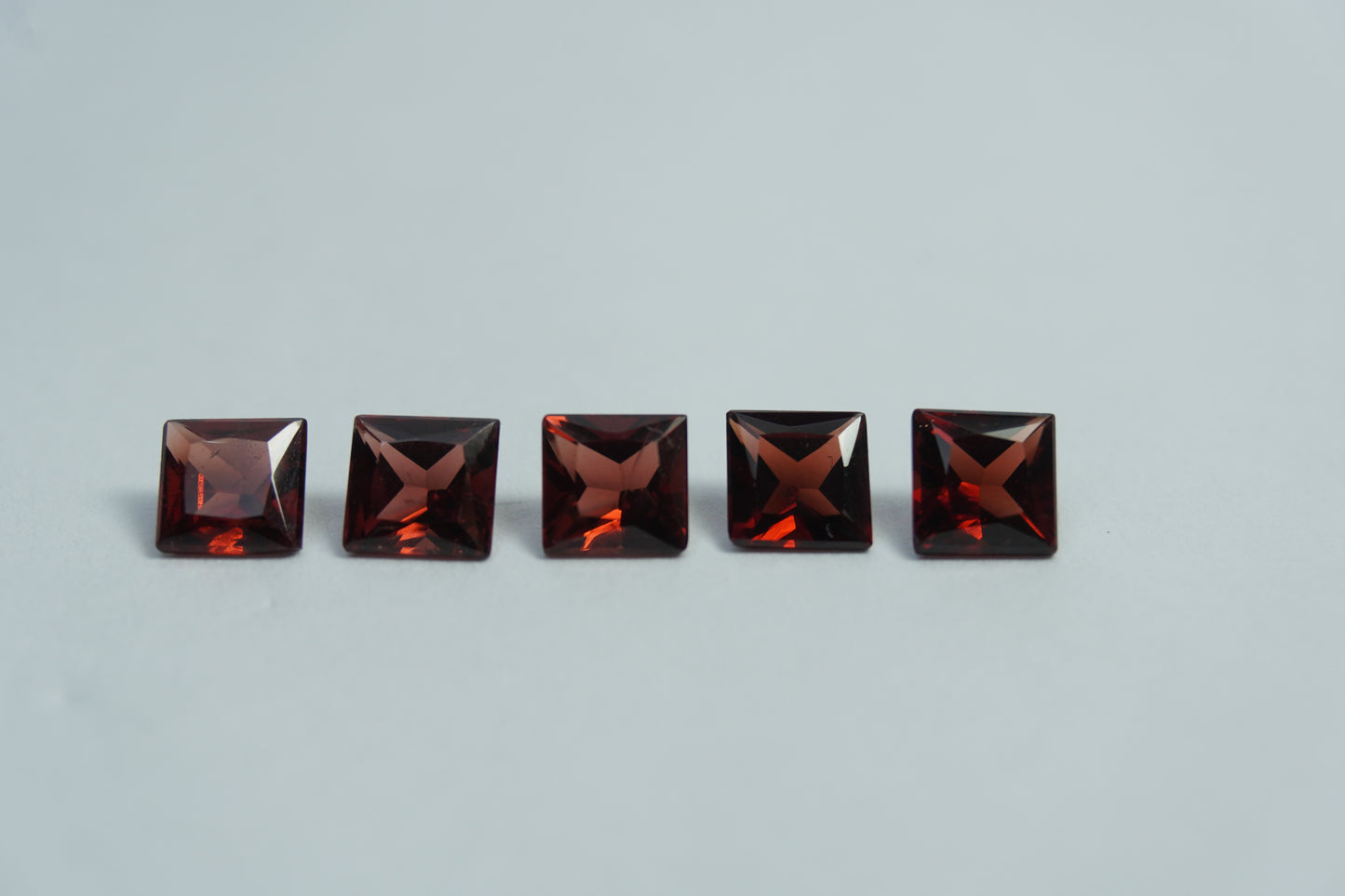 3.25ct Garnet 5mm