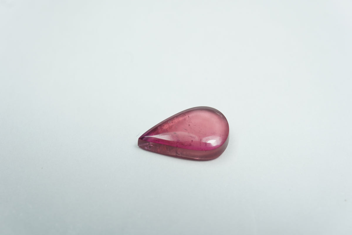 1.67ct Turmalina cabochão 11x6.5mm