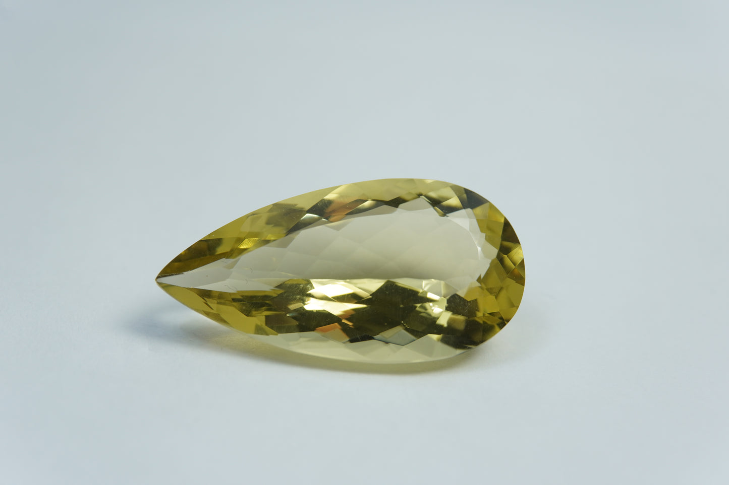 17.25ct Green gold 26x14mm