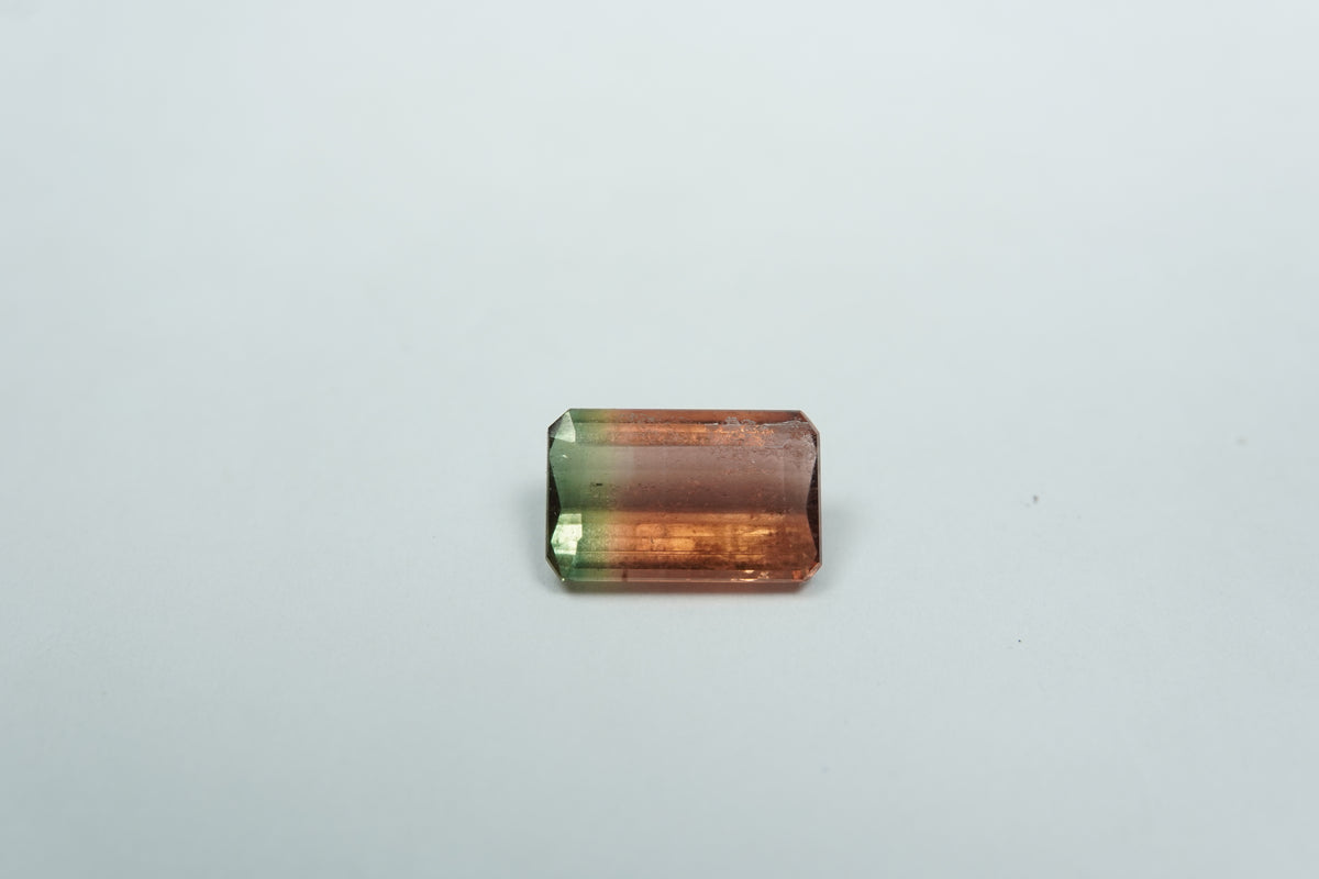 2.27ct Turmalina bicolor 10x6mm