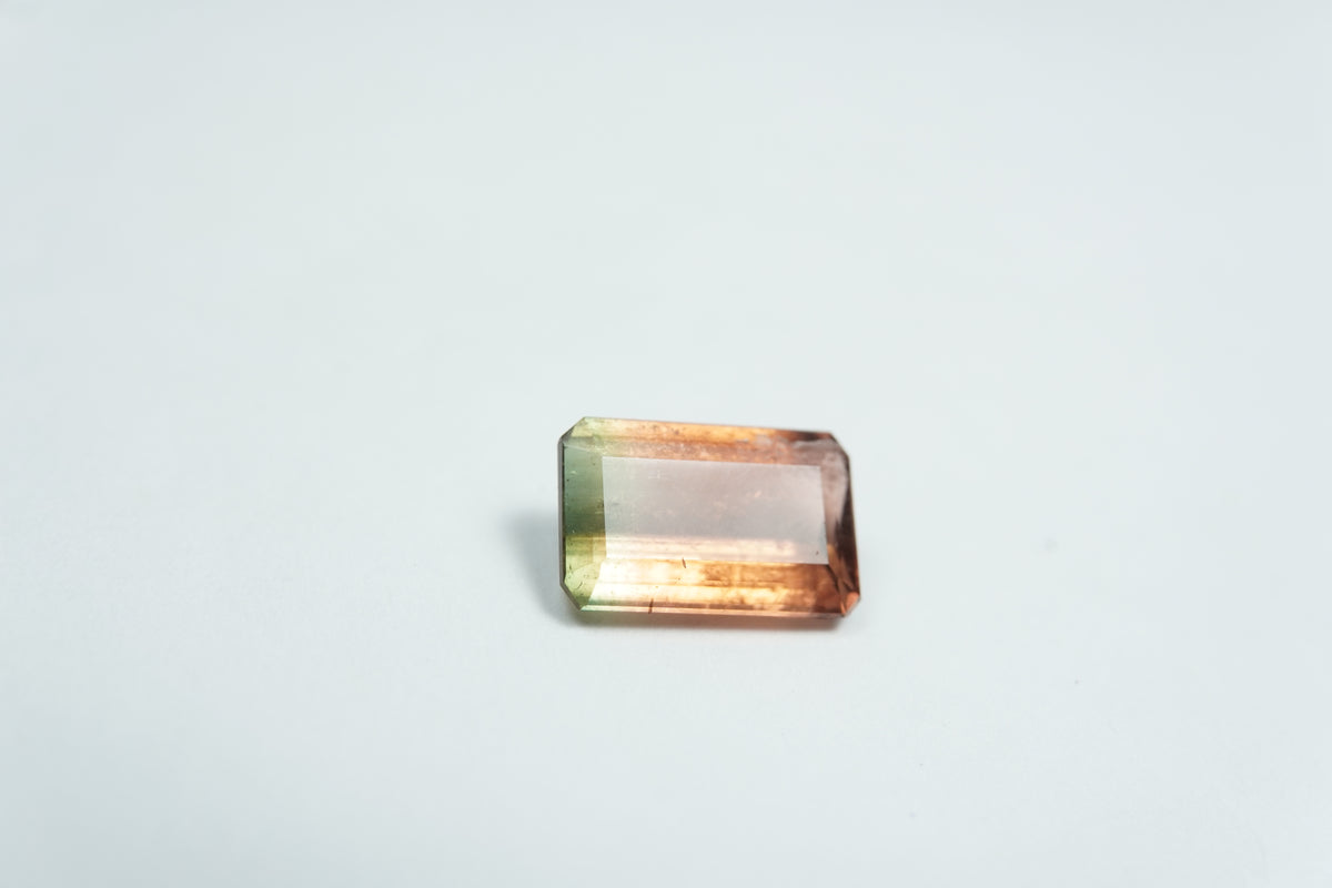 2.27ct Turmalina bicolor 10x6mm