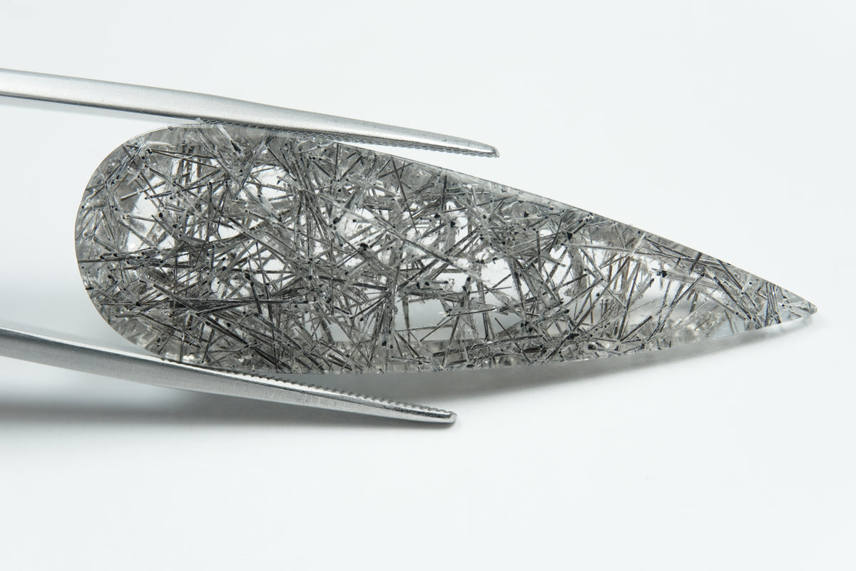 29.68ct Quartzo com inclusão 45x15mm
