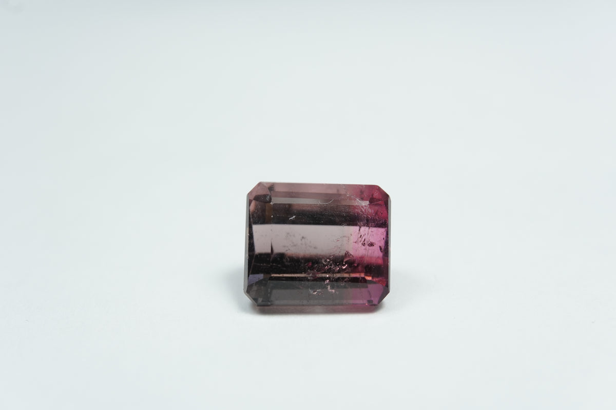 5.64ct Turmalina bicolor 10.5x9mm