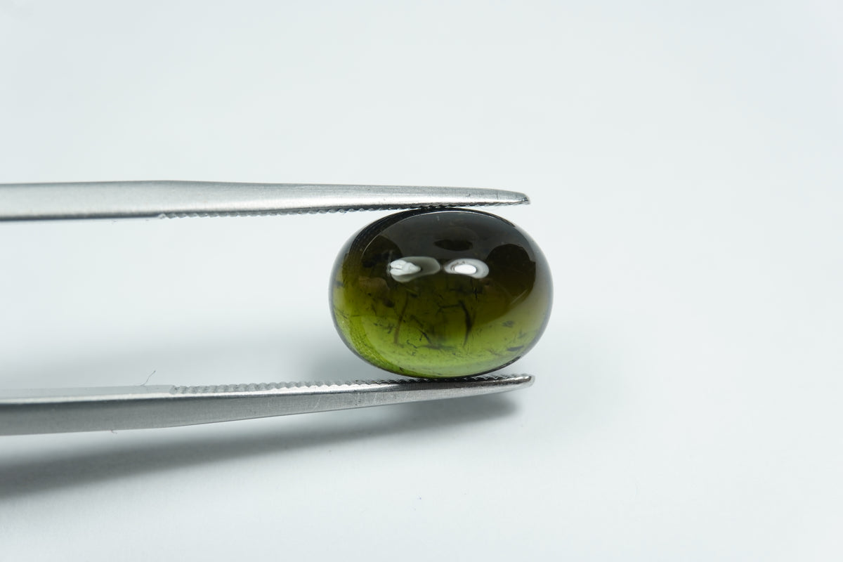 5.38ct Turmalina cabochão 11x9mm