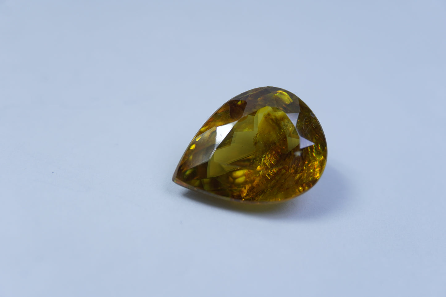 7.90ct Esfênio 15x12mm