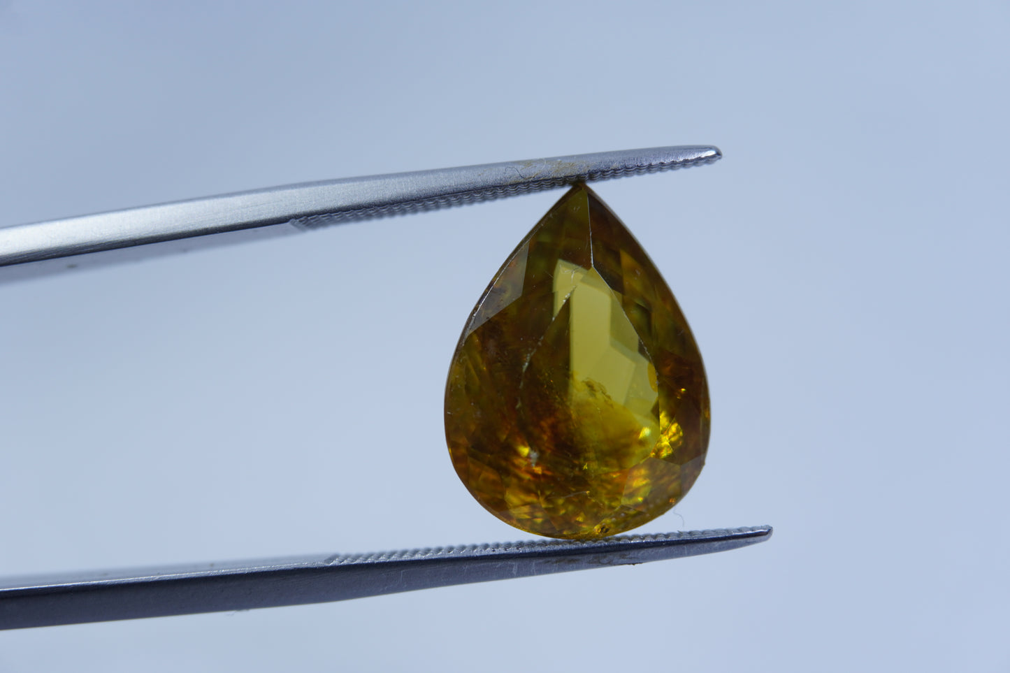 7.90ct Esfênio 15x12mm