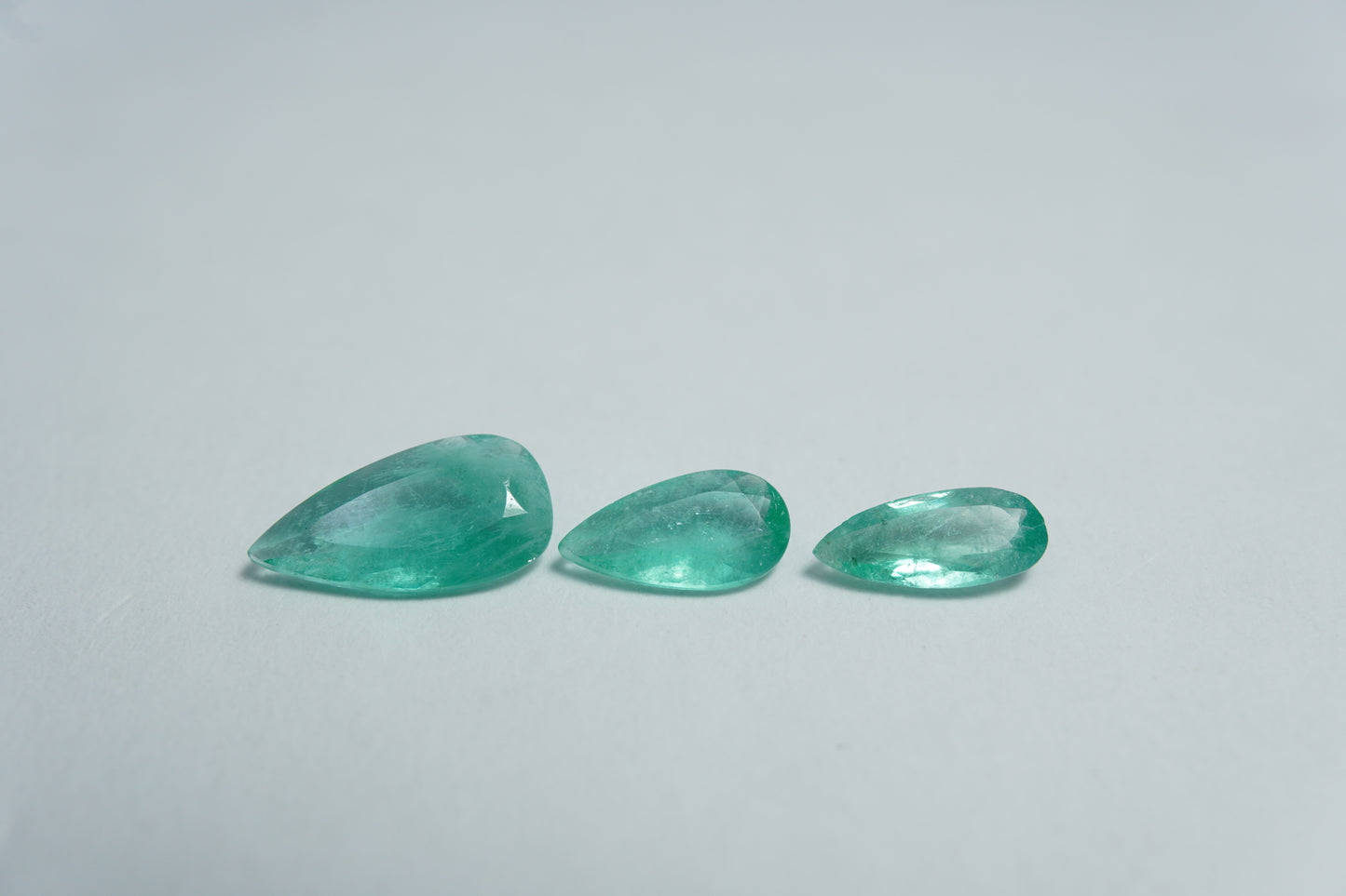 1.30ct Esmeralda 10x5mm / 7x4mm / 7x3mm