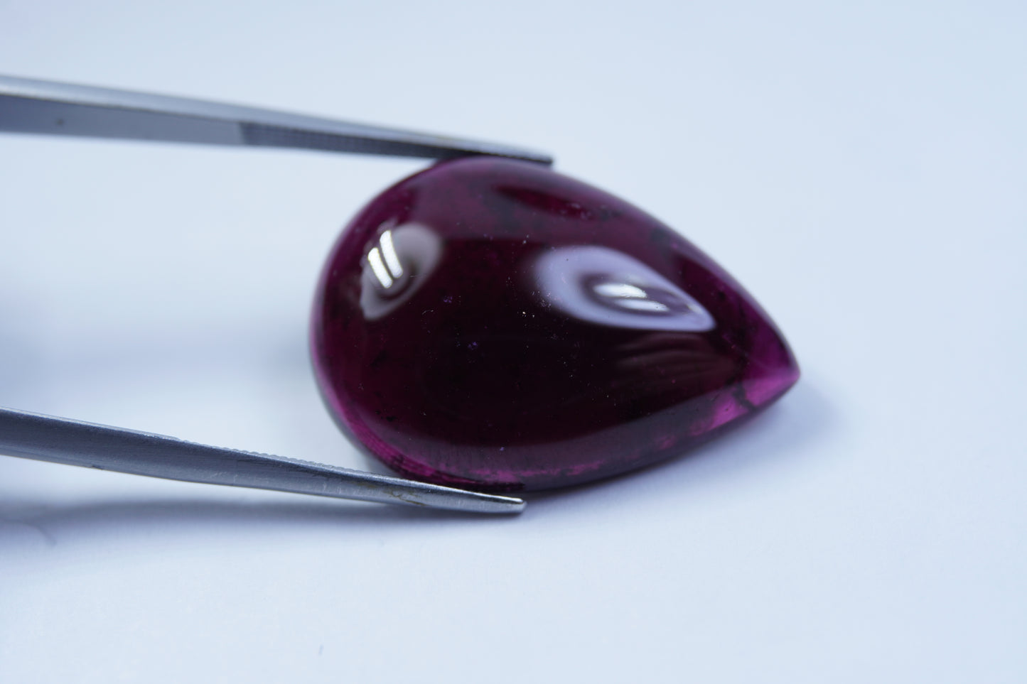 30.40ct Rubelita cabochão 28x20mm