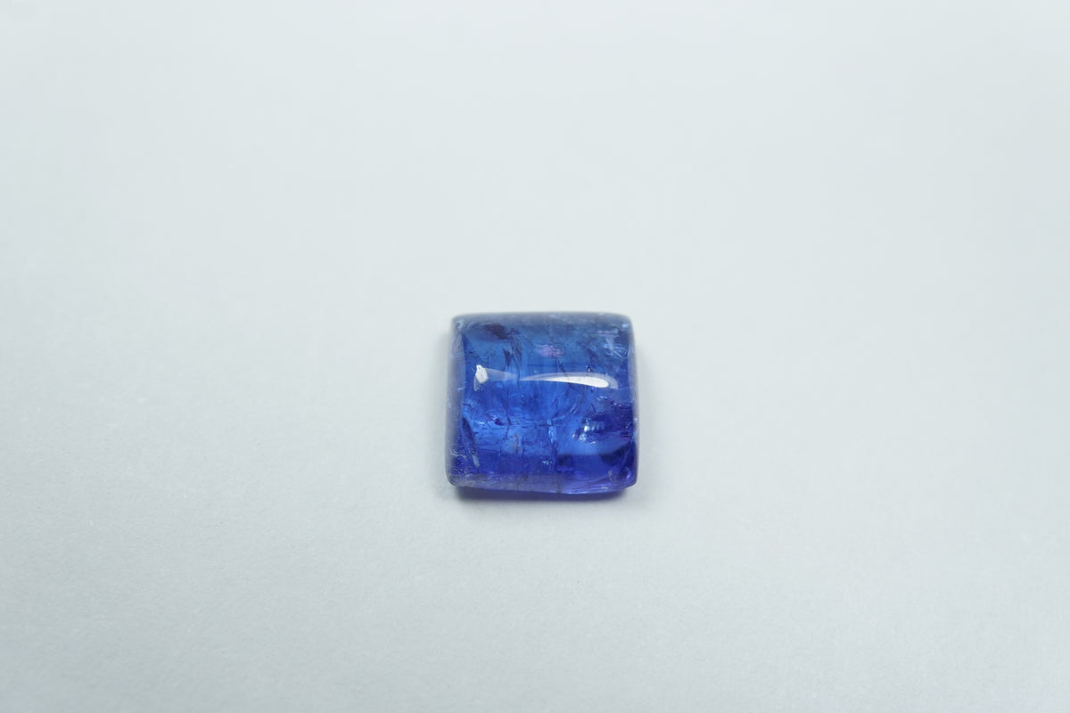3.85ct Tanzanita cabochão 9mm