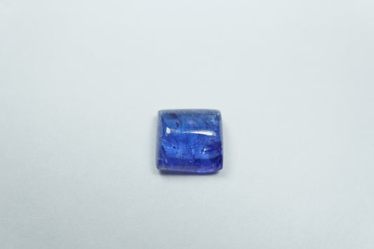 3.85ct Tanzanita cabochão 9mm