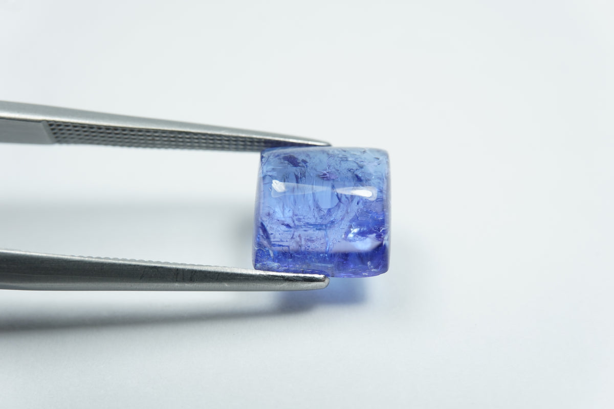 3.85ct Tanzanita cabochão 9mm