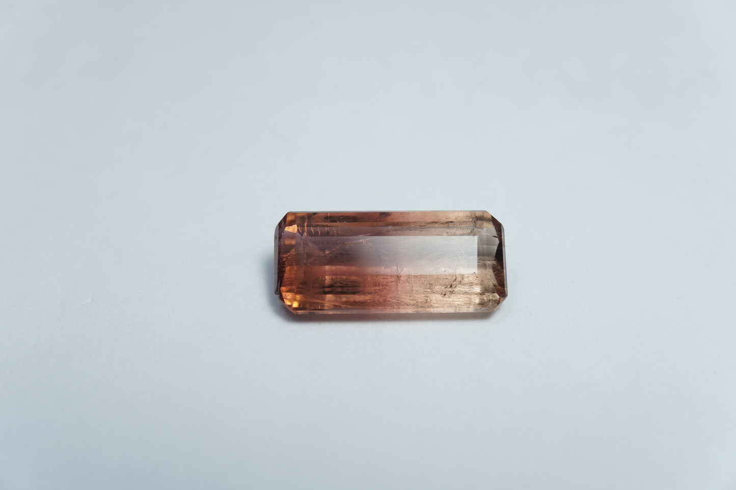 3.20ct Turmalina bicolor 24x6mm