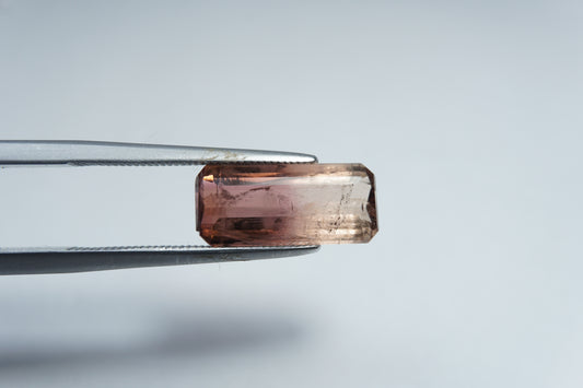 3.20ct Turmalina bicolor 24x6mm