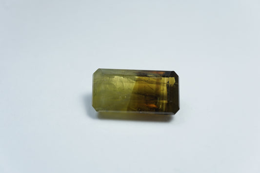 8.85ct Crisólita bicolor 15x8mm