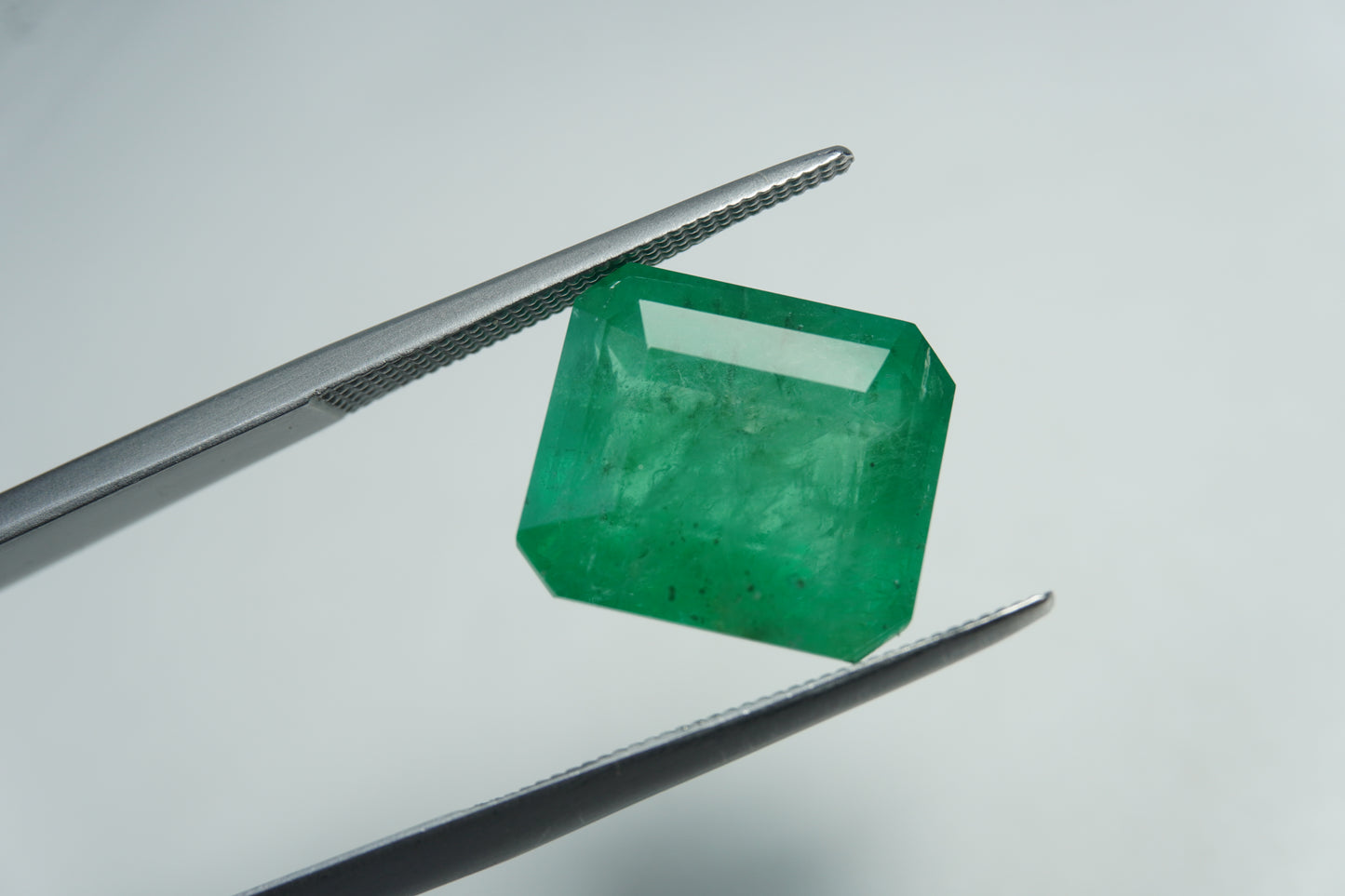 7.43ct Esmeralda 12x11mm