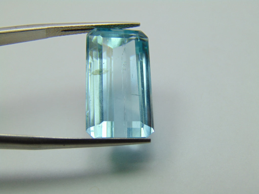 18.30ct Aquamarine 22x12mm