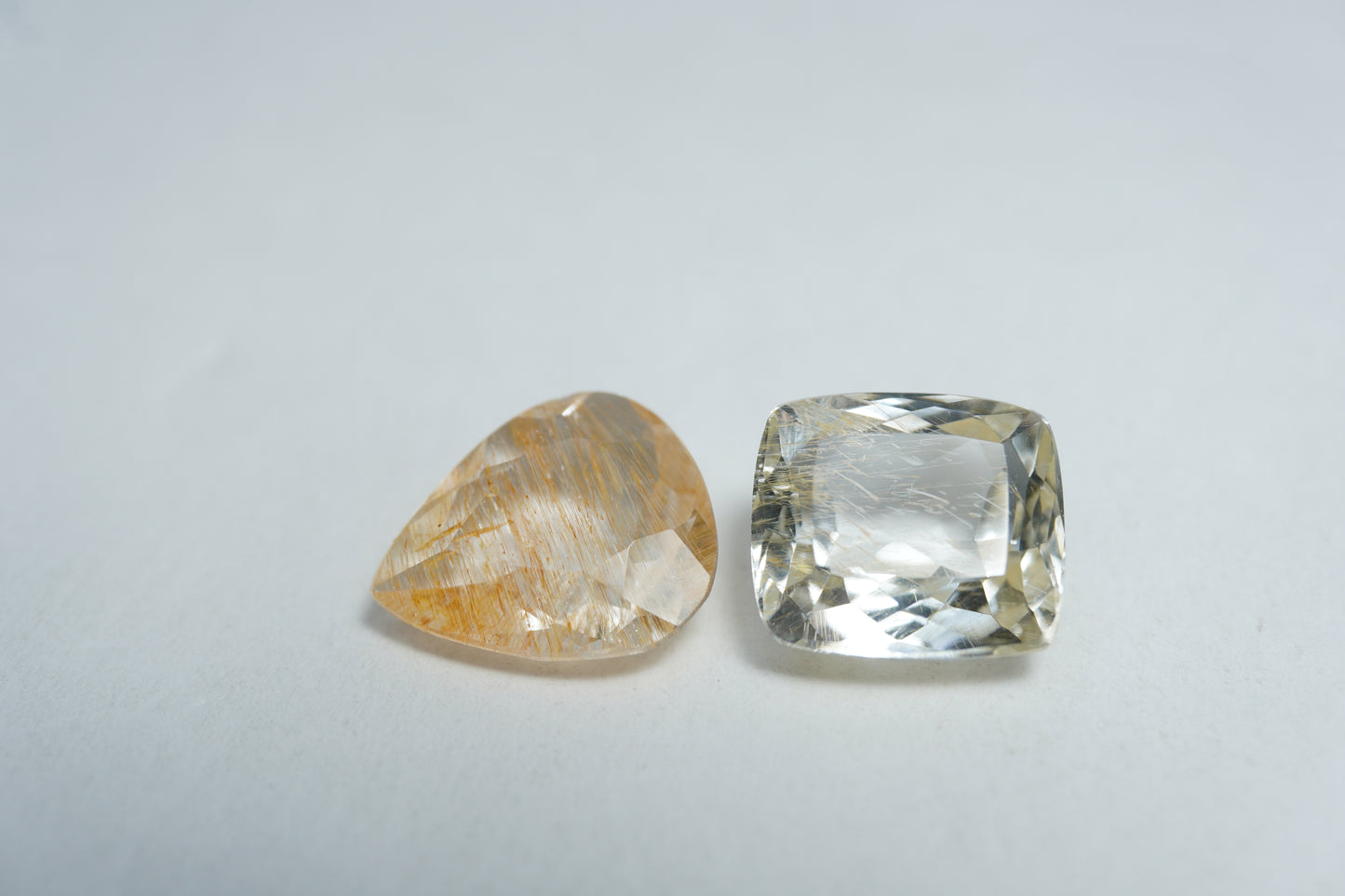 10.88ct Topázio com rutilo  10x9mm / 12mm