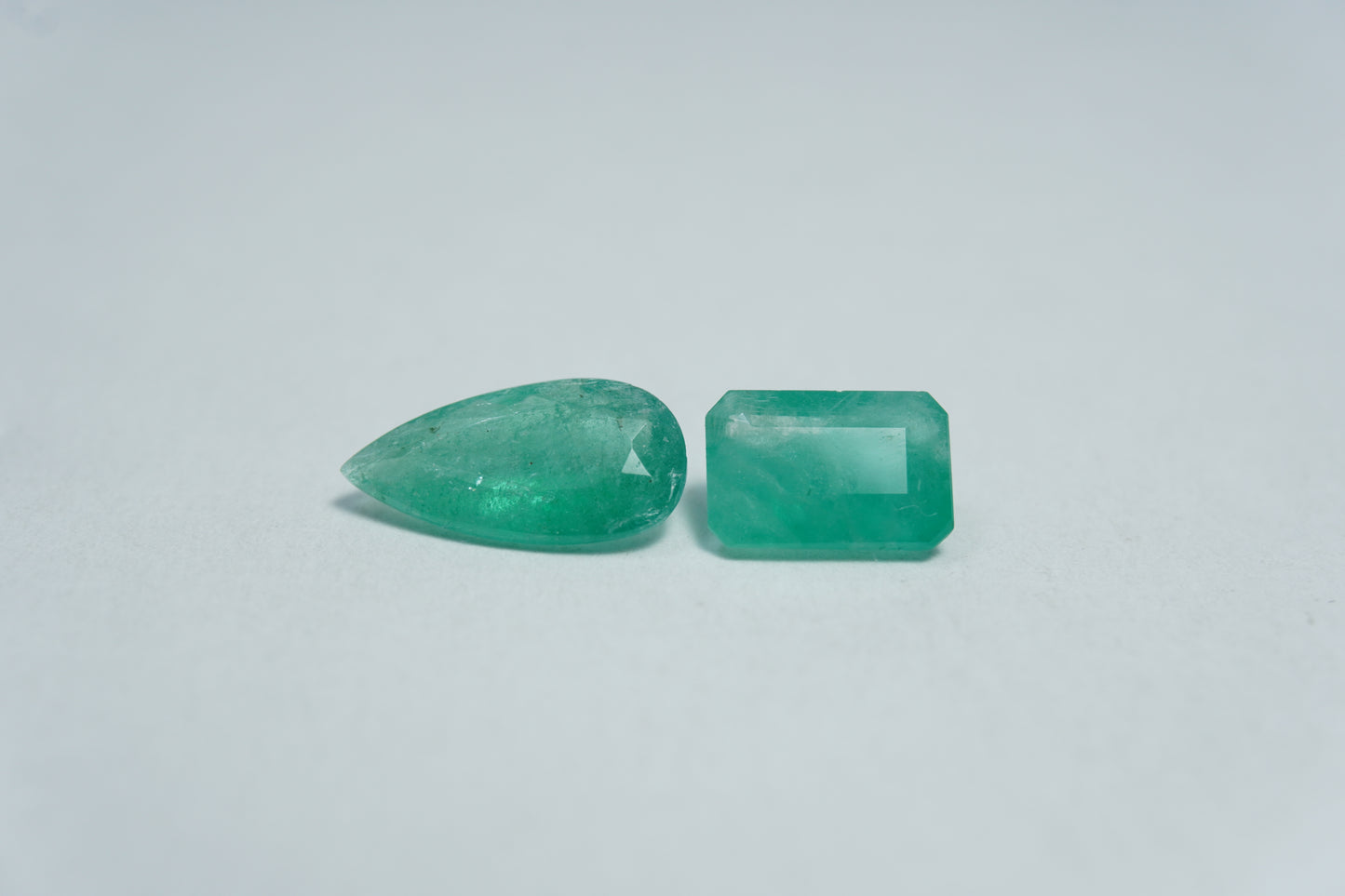 2.20ct Esmeralda 11x5mm / 8x5mm