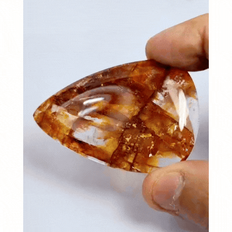 101.25ct Quartz With Inclusion 60x40mm