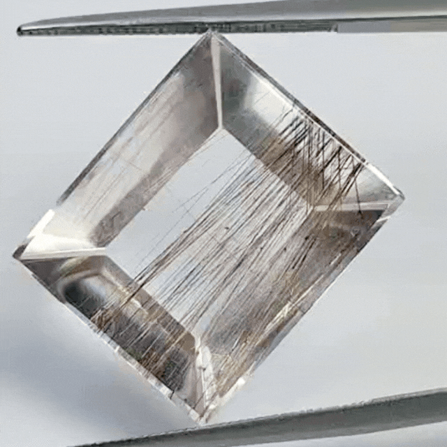 22.20ct Quartz With Inclusion 18x15mm