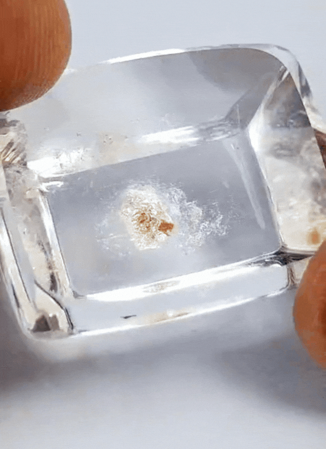 84.60ct Quartz With Inclusion 31x25mm