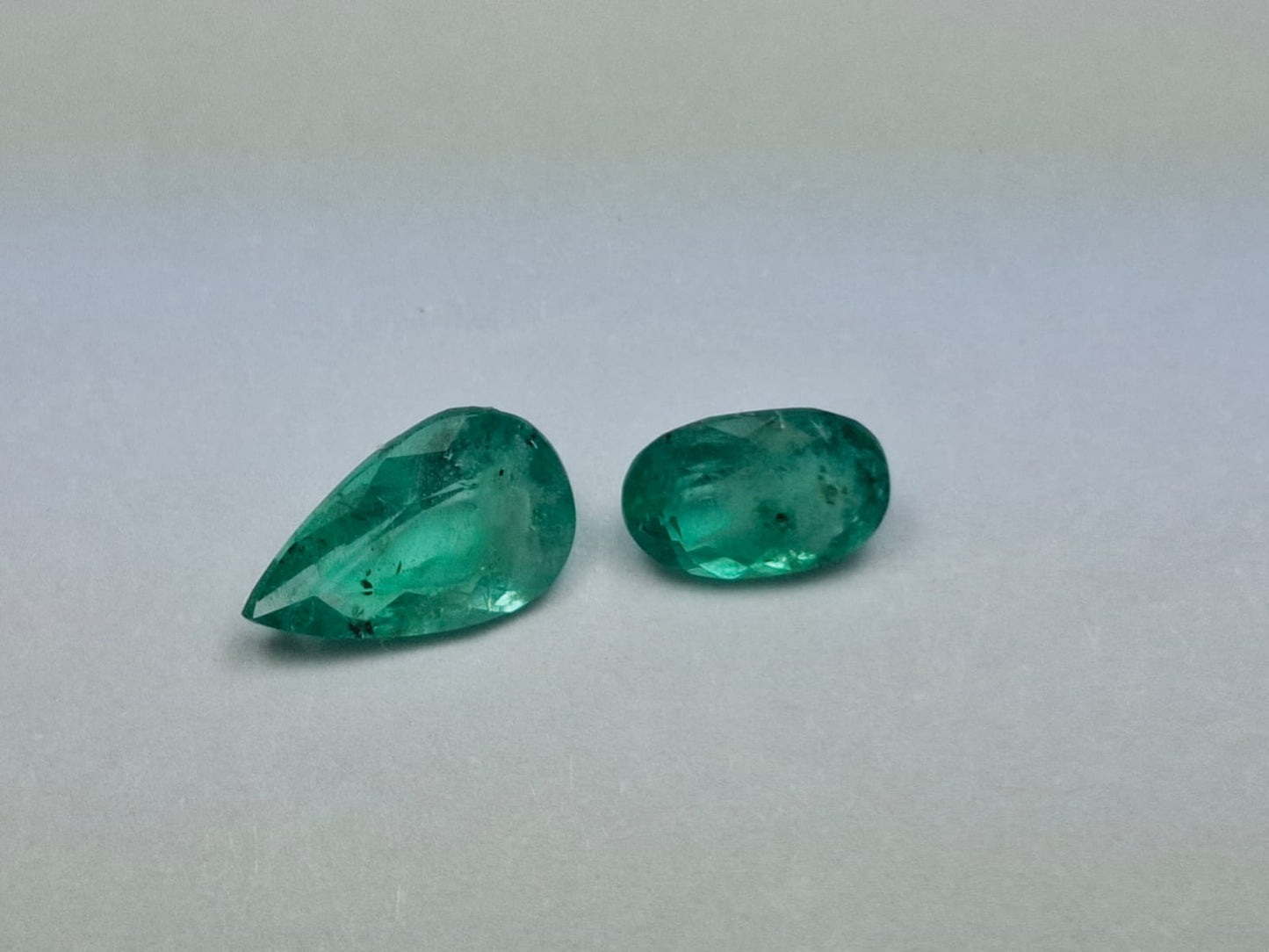 2.20ct Emerald 10x6mm 8x5mm