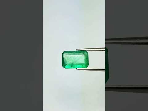 2.81ct Esmeralda 11x7.5mm