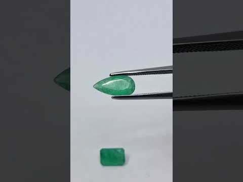 2.20ct Esmeralda 11x5mm / 8x5mm