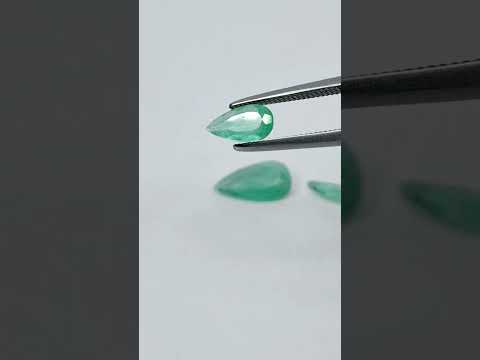 1.30ct Esmeralda 10x5mm / 7x4mm / 7x3mm