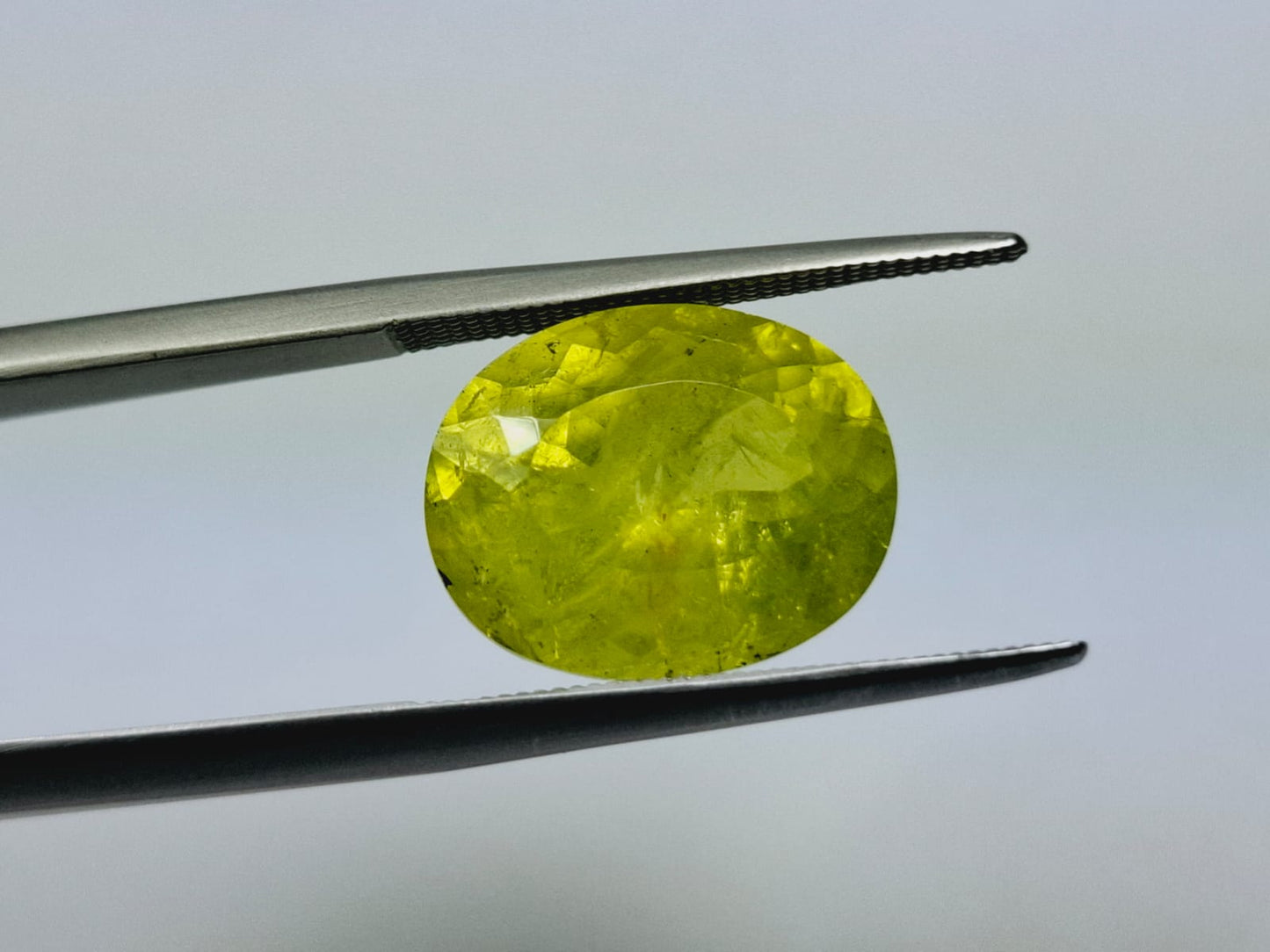 7.70ct Chrysolite 13x11mm
