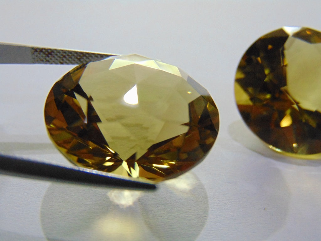 67.90ct Green Gold 22mm