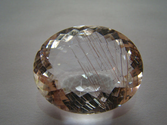 88,50 quilates de quartzo (cristal) com agulha