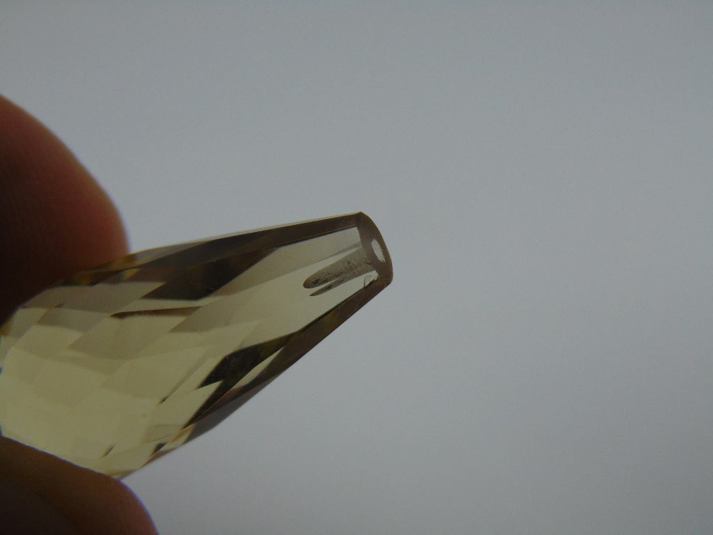 27.80cts Quartz (Green Gold)