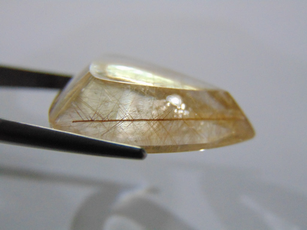 21.60ct Quartz With Rutile 24x20mm