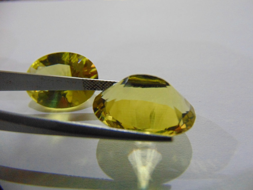 Par de ouro verde 28,90 quilates 20 x 15 mm