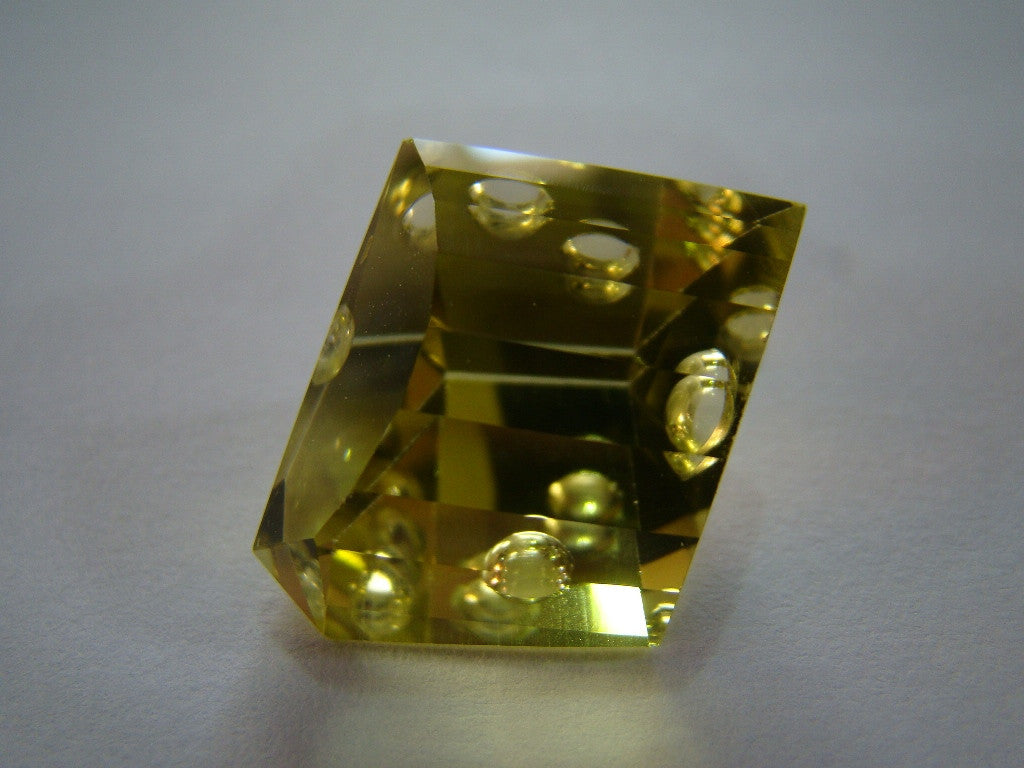 46.50ct Green Gold Gema Com Bolhas