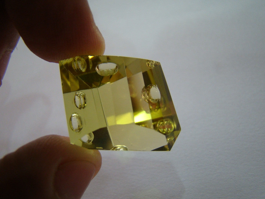 46.50ct Green Gold Gema Com Bolhas