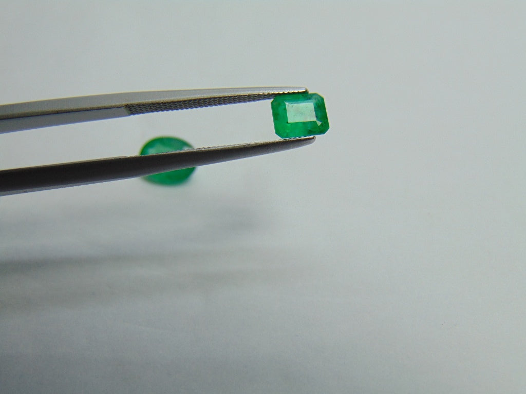 1.65ct Emerald 8x6mm 6x4mm