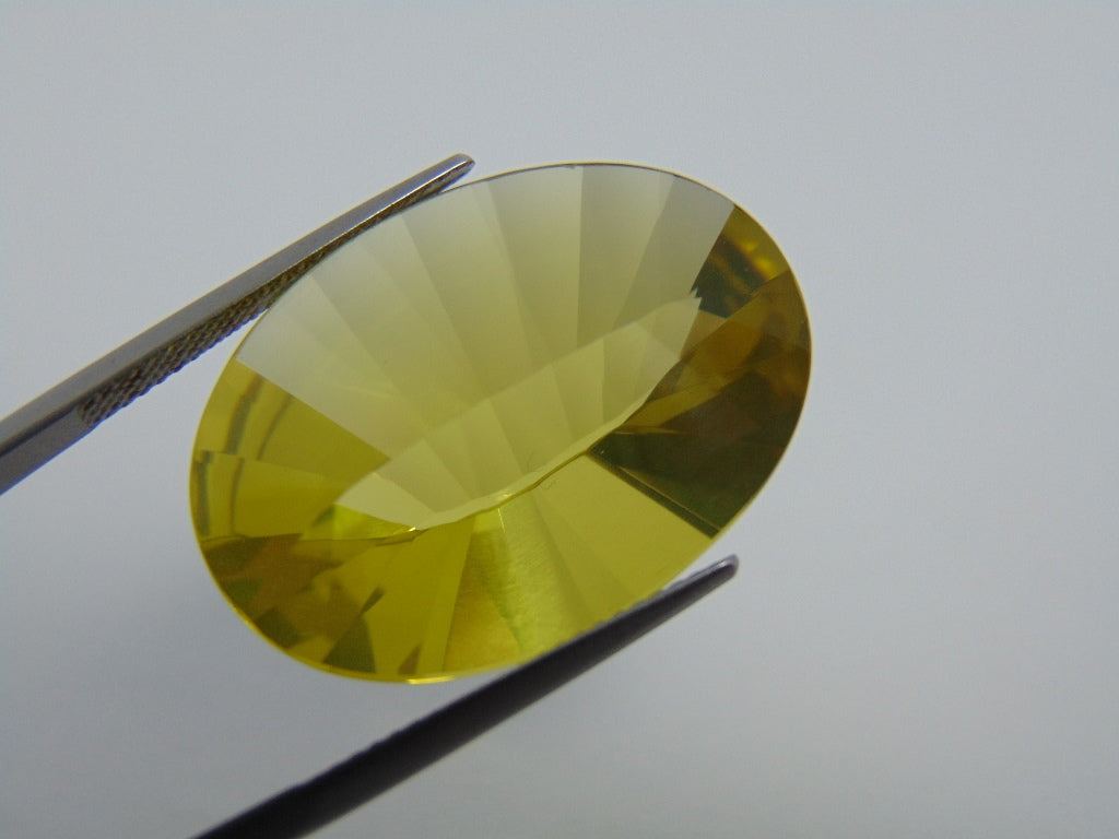 30.60cts Quartz (Green Gold)