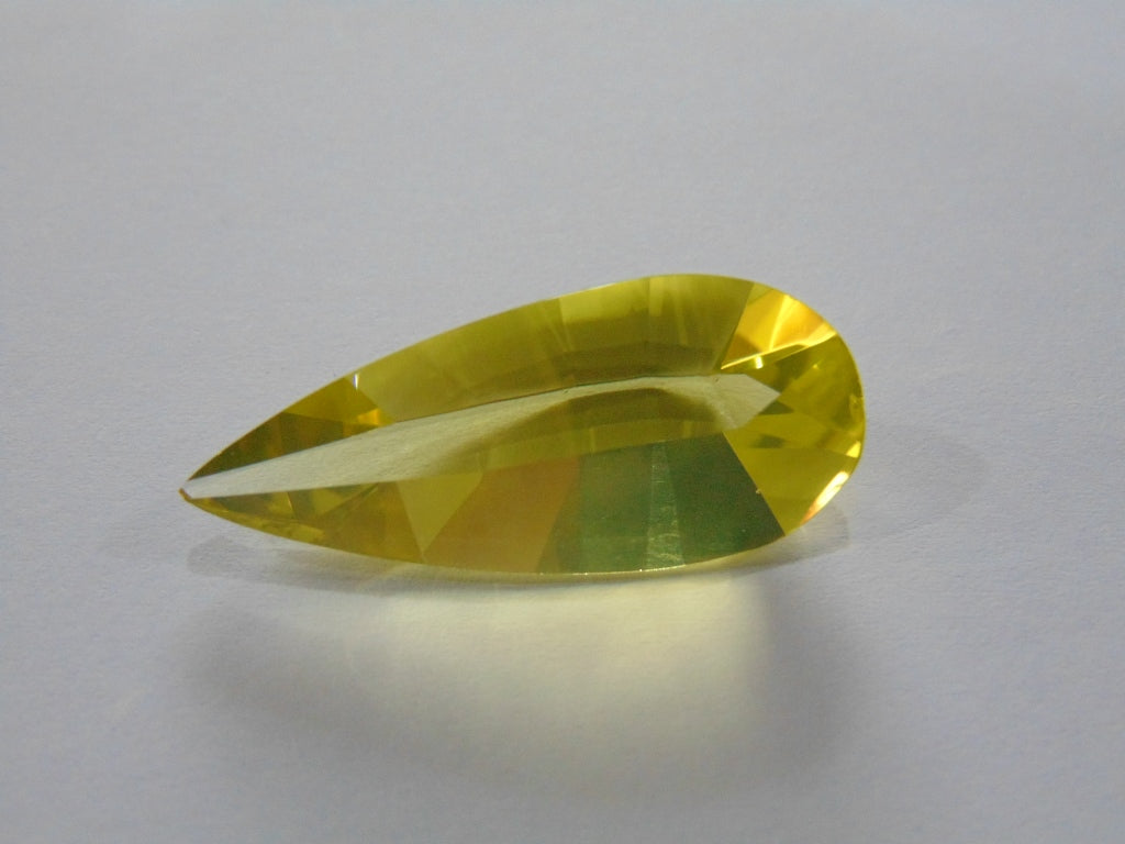 Ouro Verde 24,10 quilates 34 x 15 mm
