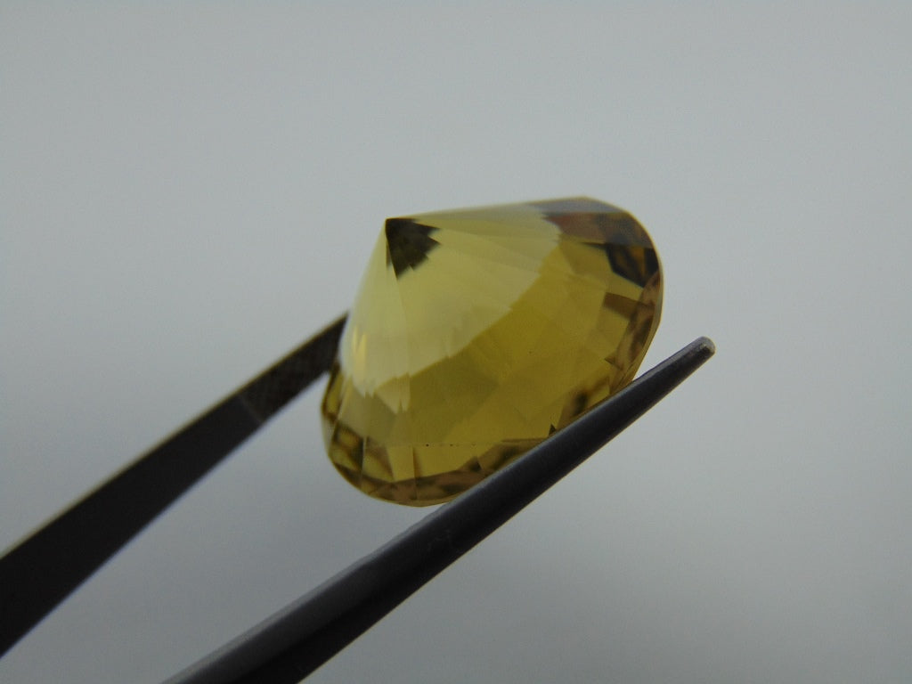 Quartzo de 27,20 cts (ouro verde)