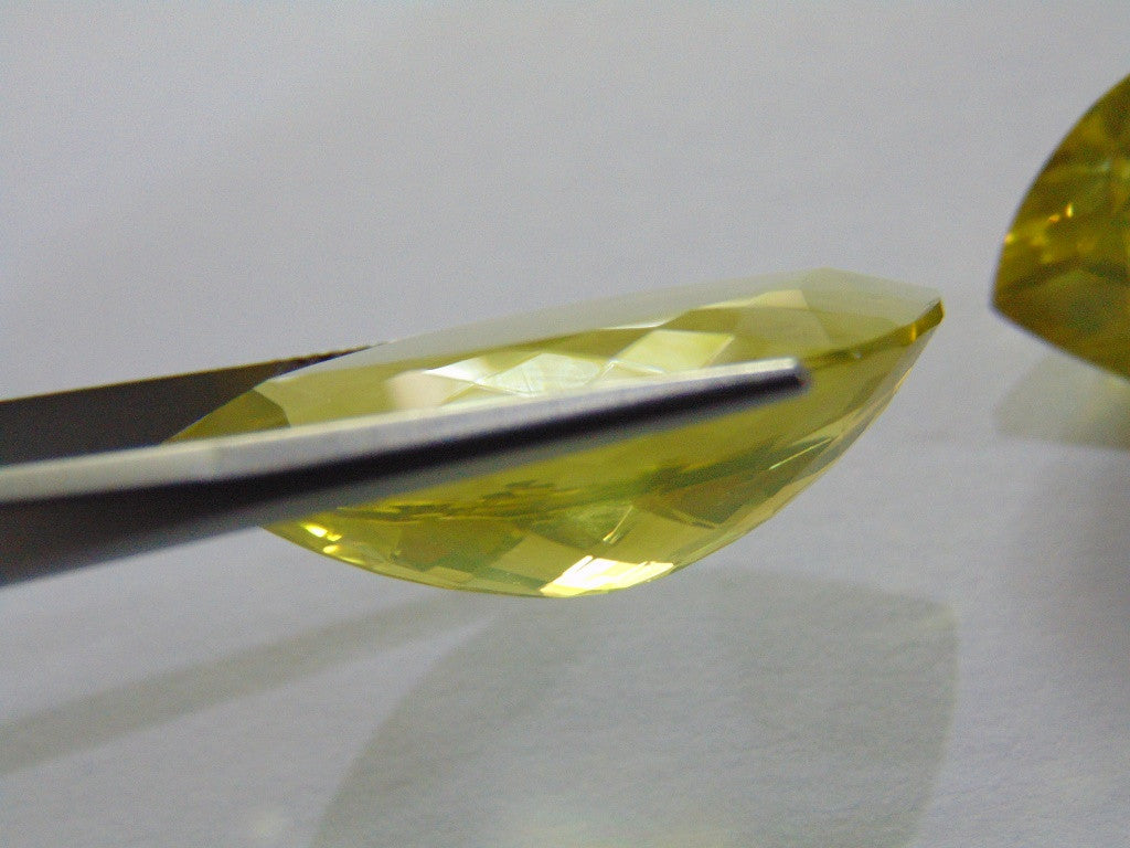 61ct Green Gold Pair 32X10mm