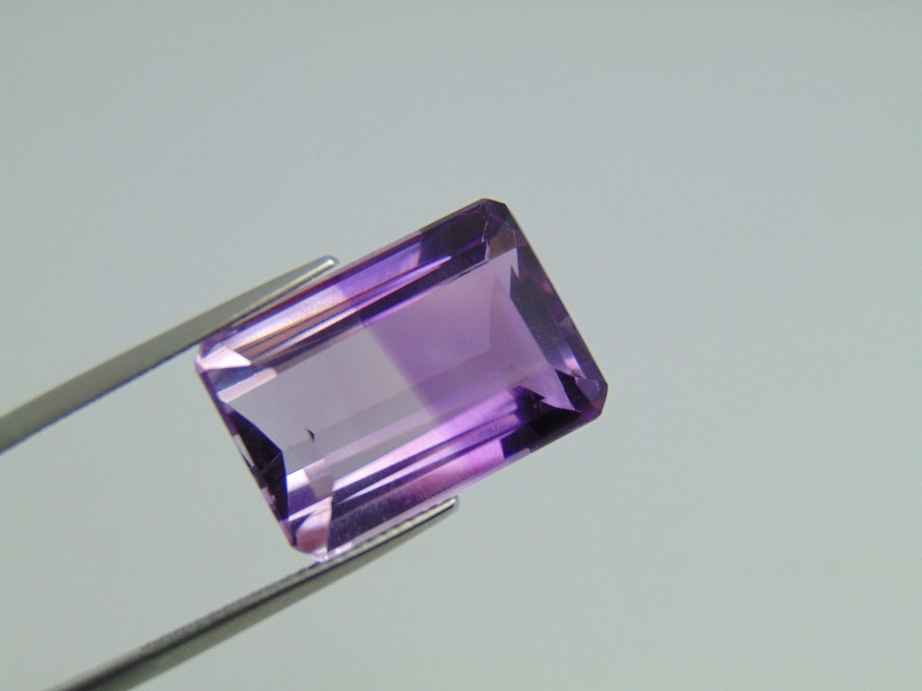 23cts Amethyst (Bicolor)